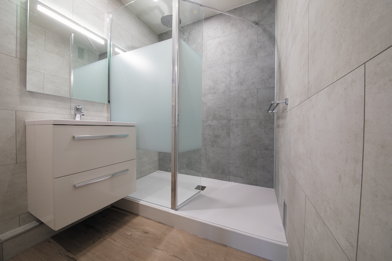 Aménagement salle de bain pour personne à mobilité réduite – Nicolas Minniti