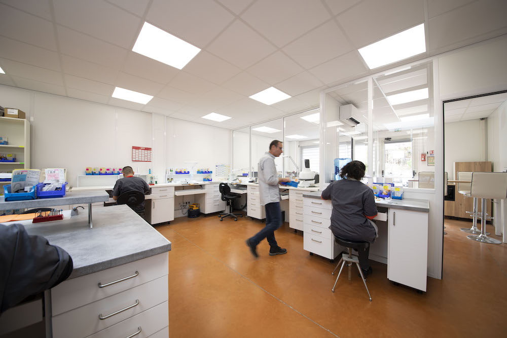 JLF Équation - Laboratoire de prothèse dentaire près d'Aix-en-Provence -4