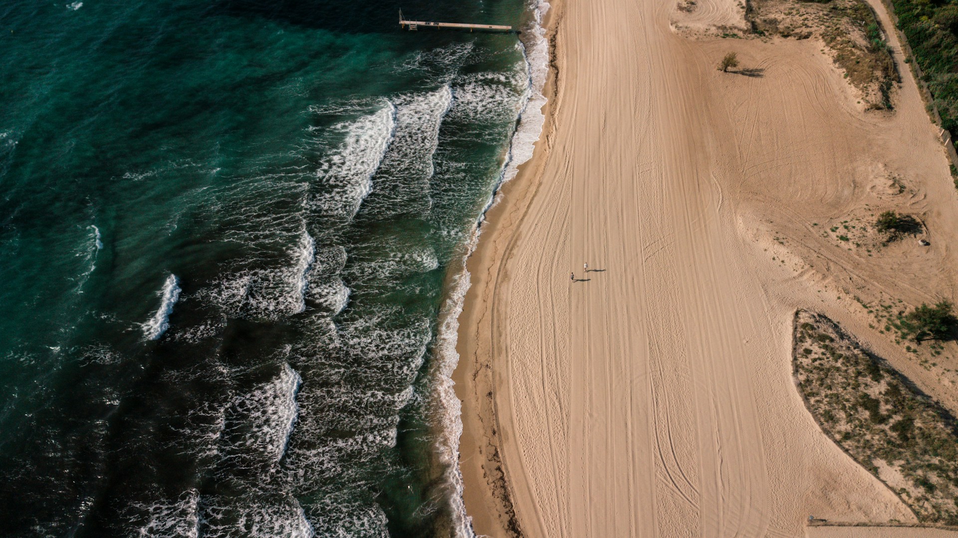 pampelonne parmi les plus belles plages naturiste du var