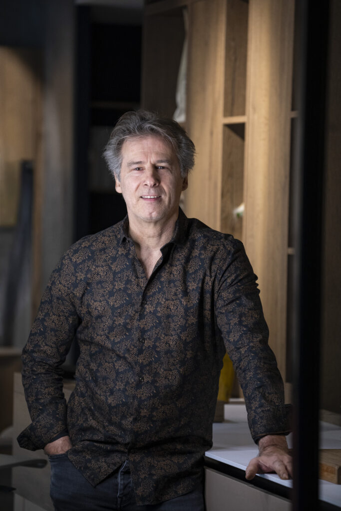 Eddy Masselot, Cuisine sur mesure · rangement · rénovation intérieure à Six-Fours-les-Plages