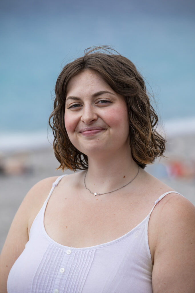 Justine Acquarone, Communication · réseaux sociaux · conseil à Nice